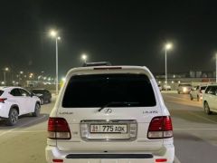 Photo of the vehicle Lexus LX