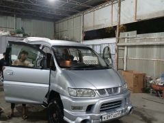 Сүрөт унаа Mitsubishi Delica