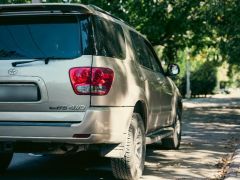 Сүрөт унаа Toyota Sequoia