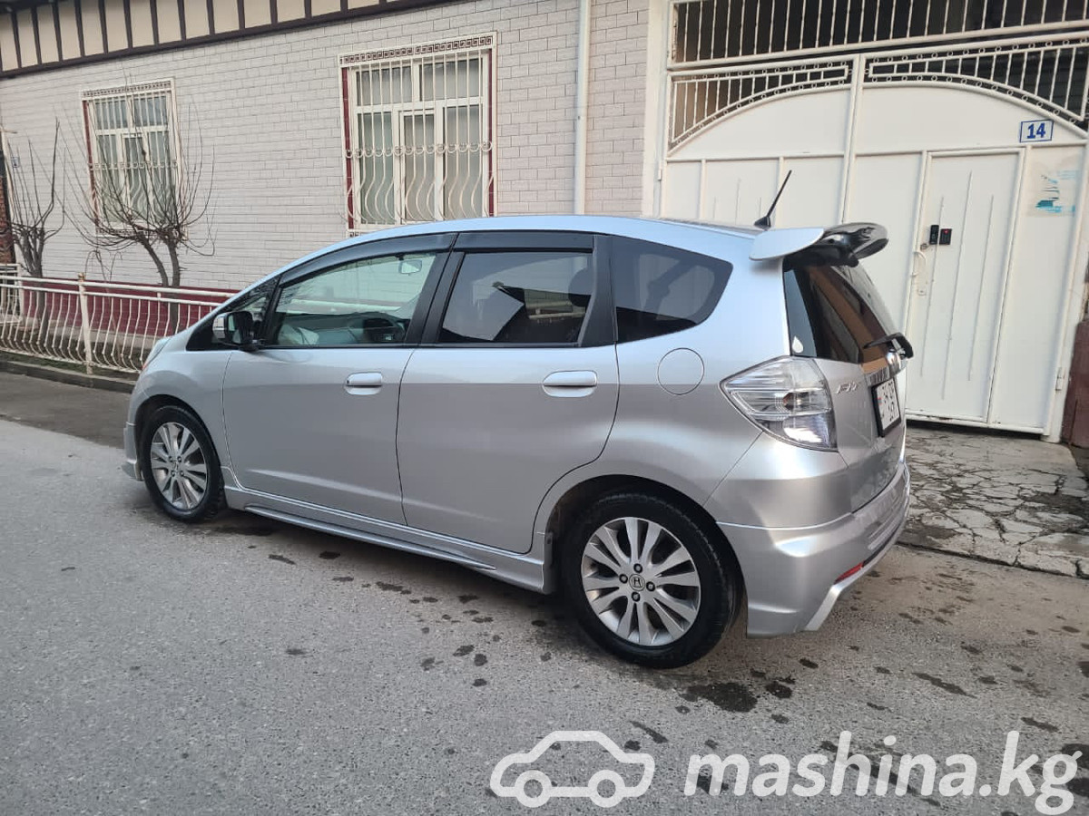 Купить Honda Fit в Бишкеке, 2010 год, 11 422 $.