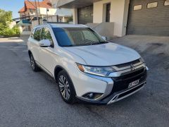 Фото авто Mitsubishi Outlander