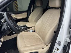 Photo of the vehicle BMW X5