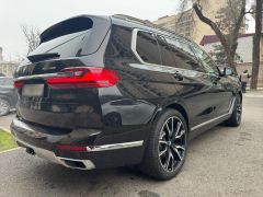 Photo of the vehicle BMW X7