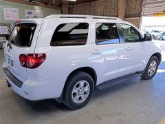 Сүрөт унаа Toyota Sequoia