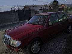 Сүрөт унаа Mercedes-Benz W124