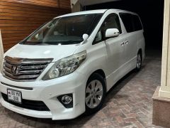 Сүрөт унаа Toyota Alphard