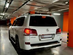 Photo of the vehicle Lexus LX