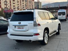 Photo of the vehicle Lexus GX