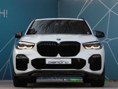 Photo of the vehicle BMW X5