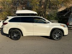 Photo of the vehicle Toyota Highlander