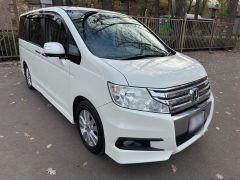 Фото авто Honda Stepwgn