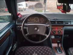 Фото авто Mercedes-Benz W124