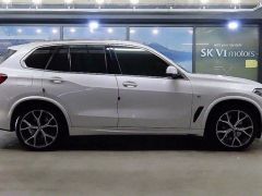 Photo of the vehicle BMW X5