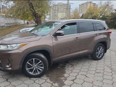 Photo of the vehicle Toyota Highlander