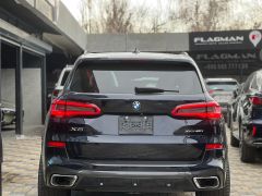 Photo of the vehicle BMW X5