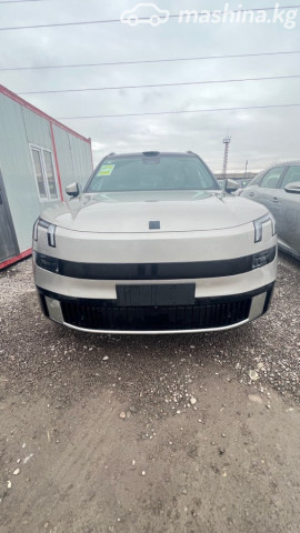Lynk &amp; Co 900