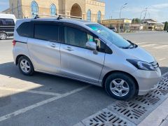 Сүрөт унаа Honda Freed