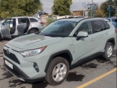 Сүрөт унаа Toyota RAV4