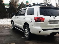 Photo of the vehicle Toyota Sequoia