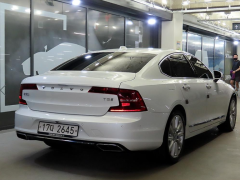 Photo of the vehicle Volvo S90