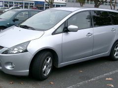 Фото авто Mitsubishi Grandis