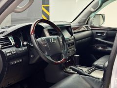 Photo of the vehicle Lexus LX