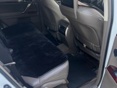 Photo of the vehicle Lexus GX