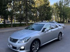 Фото авто Toyota Crown