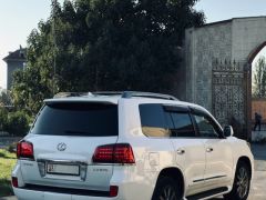 Photo of the vehicle Lexus LX