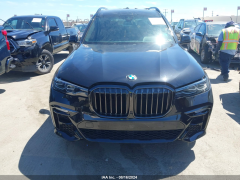 Photo of the vehicle BMW X7