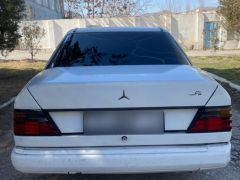 Сүрөт унаа Mercedes-Benz W124