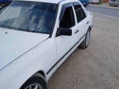 Сүрөт унаа Mercedes-Benz W124