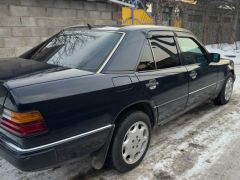 Сүрөт унаа Mercedes-Benz W124