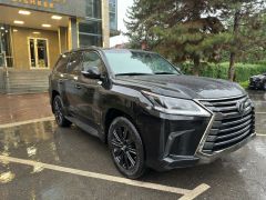 Photo of the vehicle Lexus LX