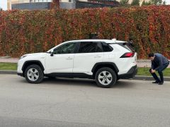 Сүрөт унаа Toyota RAV4