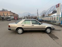 Сүрөт унаа Mercedes-Benz W124