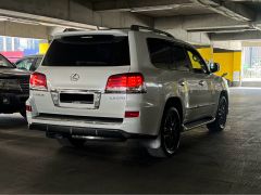 Photo of the vehicle Lexus LX