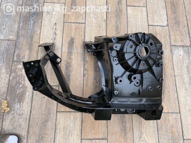 Spare Parts and Consumables - Левый передний лонжерон и стакан BMW X5 G05