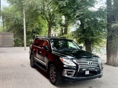 Photo of the vehicle Lexus LX