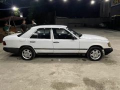 Сүрөт унаа Mercedes-Benz W124