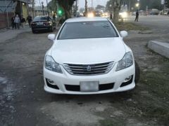 Photo of the vehicle Toyota Crown