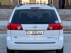 Photo of the vehicle Toyota Sienna