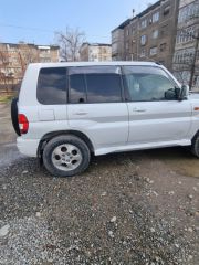 Сүрөт унаа Mitsubishi Pajero iO