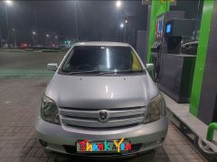 Photo of the vehicle Toyota Ist