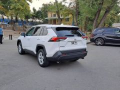 Сүрөт унаа Toyota RAV4