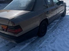 Сүрөт унаа Mercedes-Benz W124