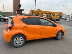 Сүрөт унаа Toyota Prius c