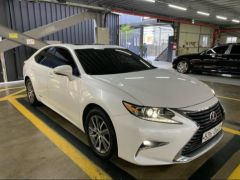 Photo of the vehicle Lexus ES