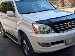 Photo of the vehicle Lexus GX