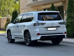 Photo of the vehicle Lexus LX